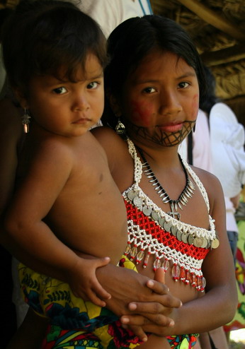 ©2013 The Amusing Muse - "Strike a Pose", Embera Indian children earning tip money, Gutun Lake, Colon, Panama